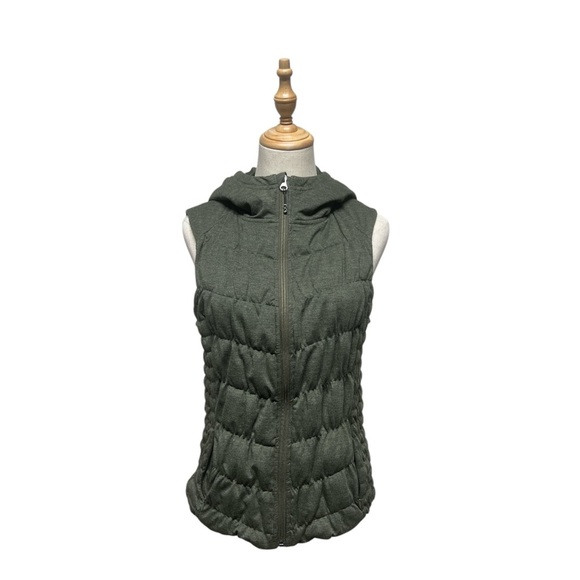 Blanc Noir Quilted Hooded Vest - Picture 2 of 8